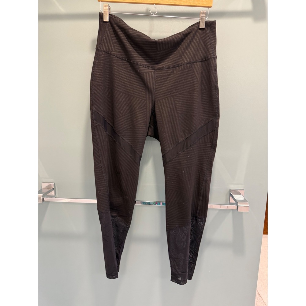 Old Navy Active Go-Dry Womens XL Black Geometric Stripe Mesh Panel Leggings - Picture 2 of 5